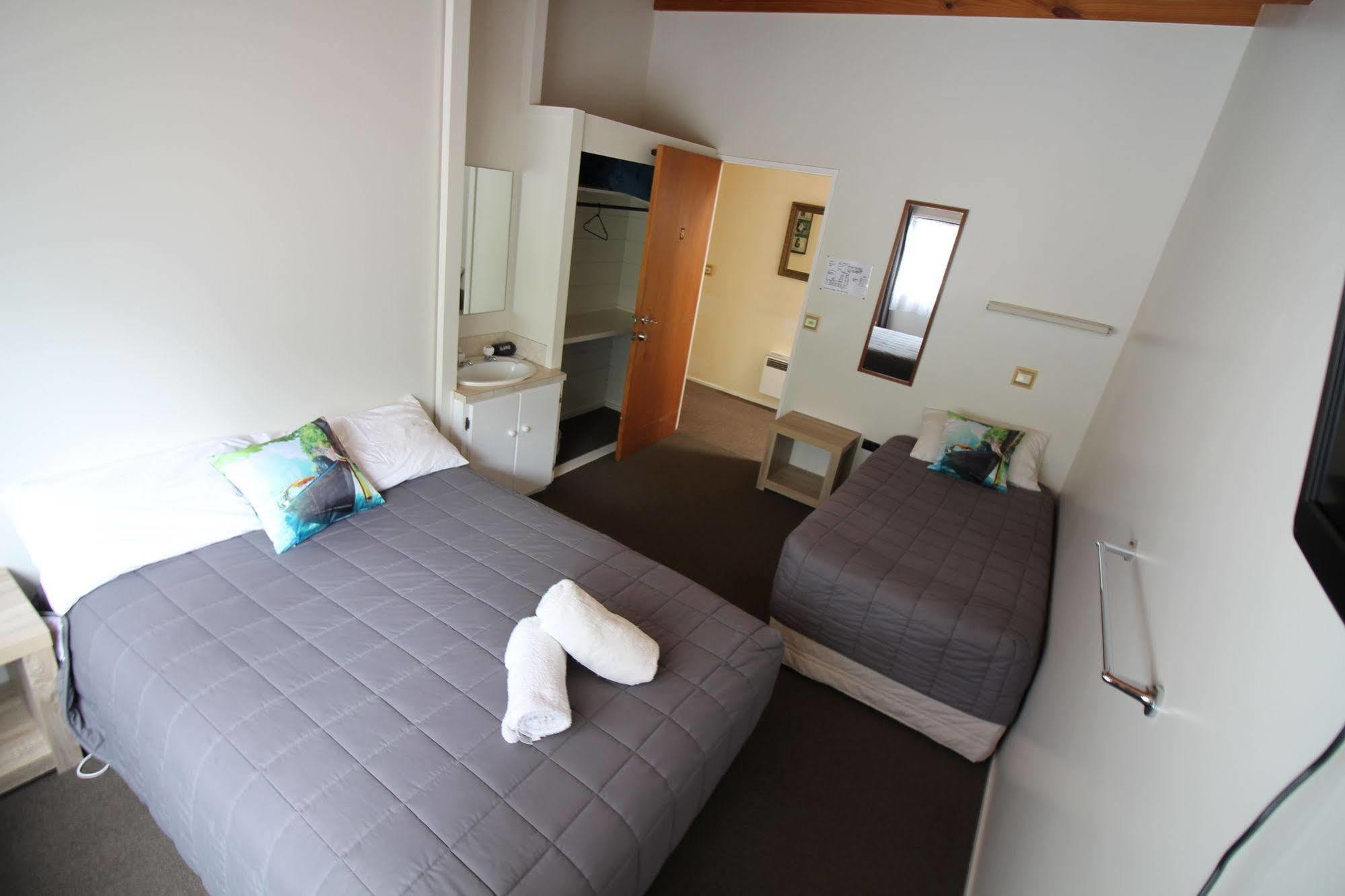 Yha Sunflower Lodge New Plymouth Exterior foto