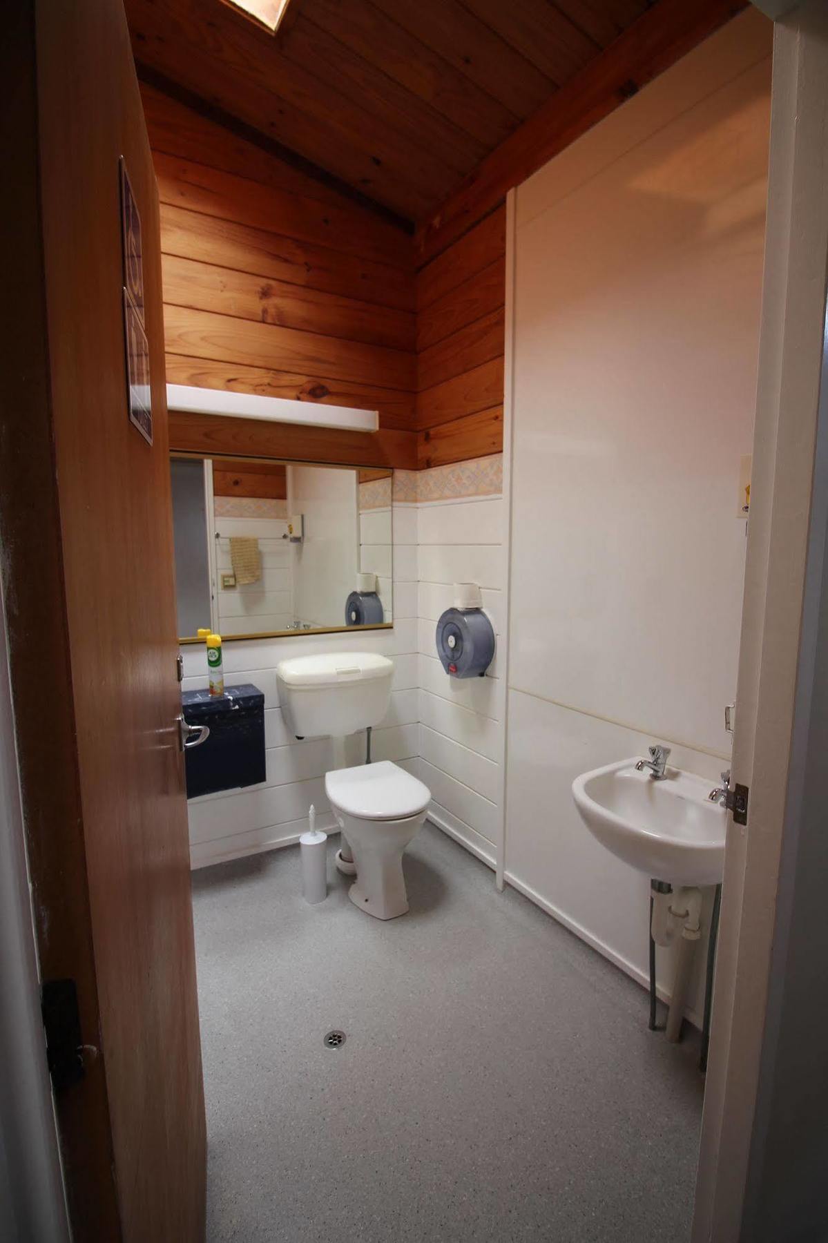 Yha Sunflower Lodge New Plymouth Exterior foto