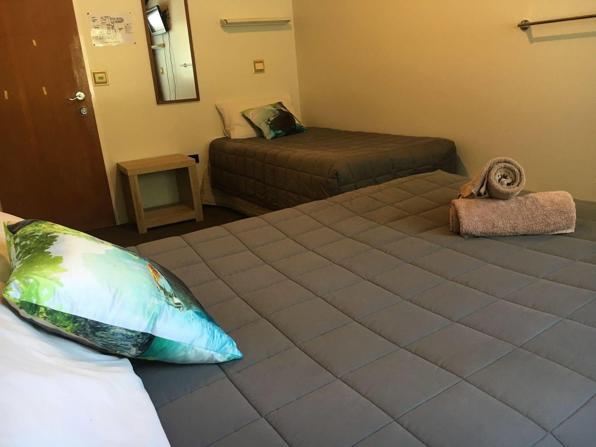 Yha Sunflower Lodge New Plymouth Exterior foto