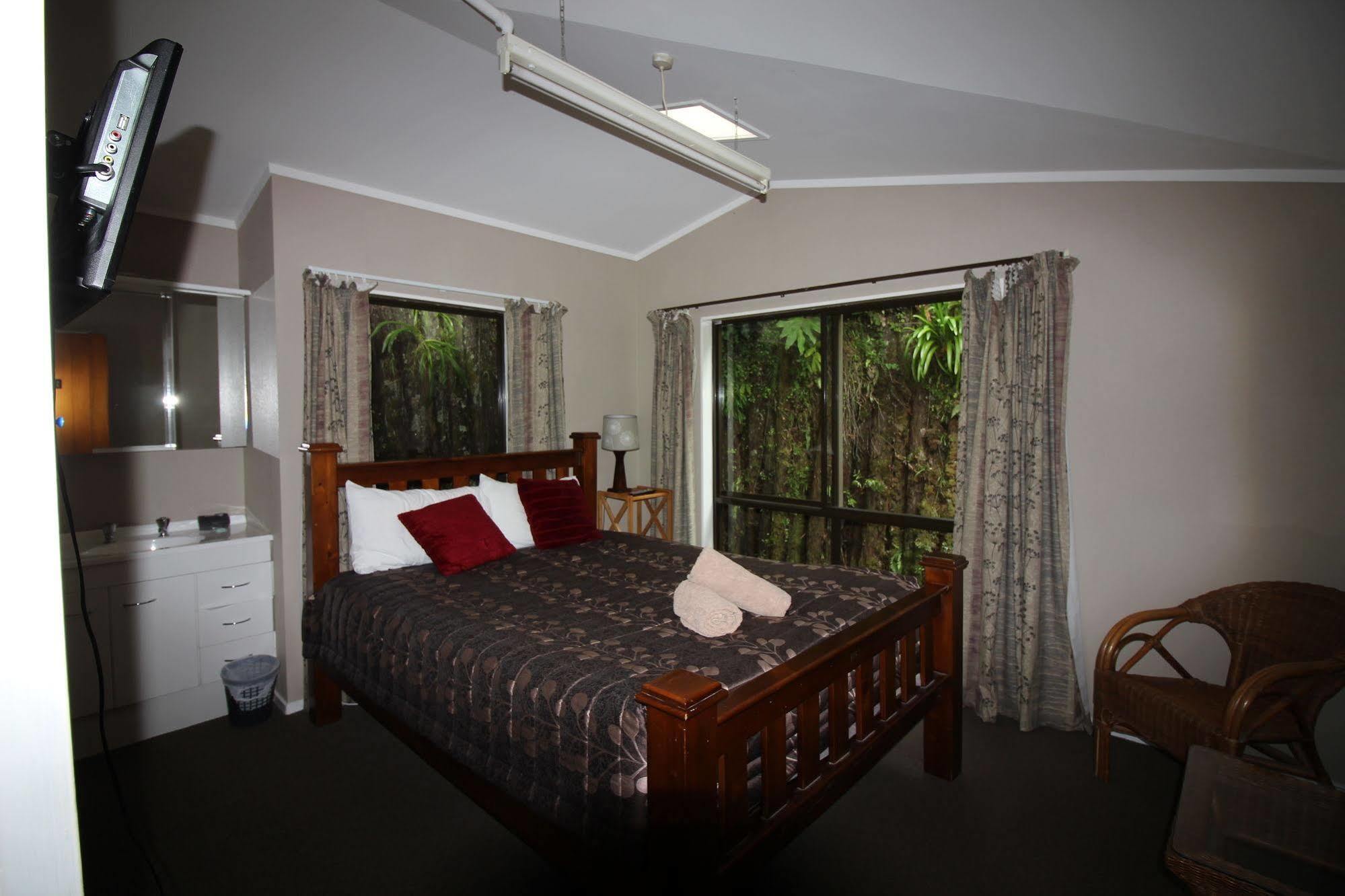 Yha Sunflower Lodge New Plymouth Exterior foto