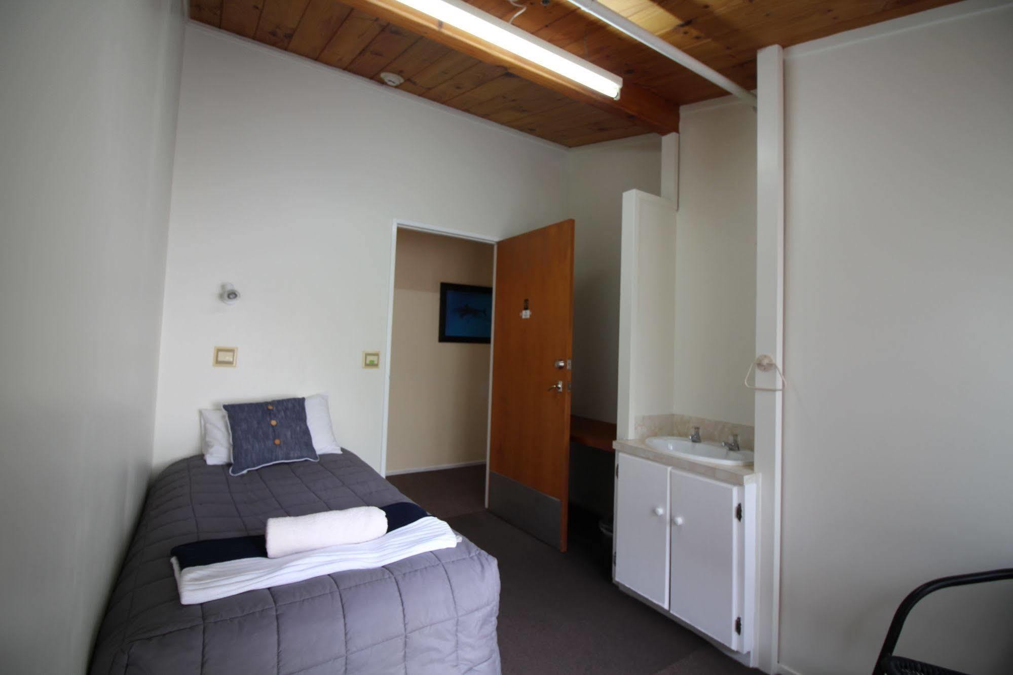 Yha Sunflower Lodge New Plymouth Exterior foto