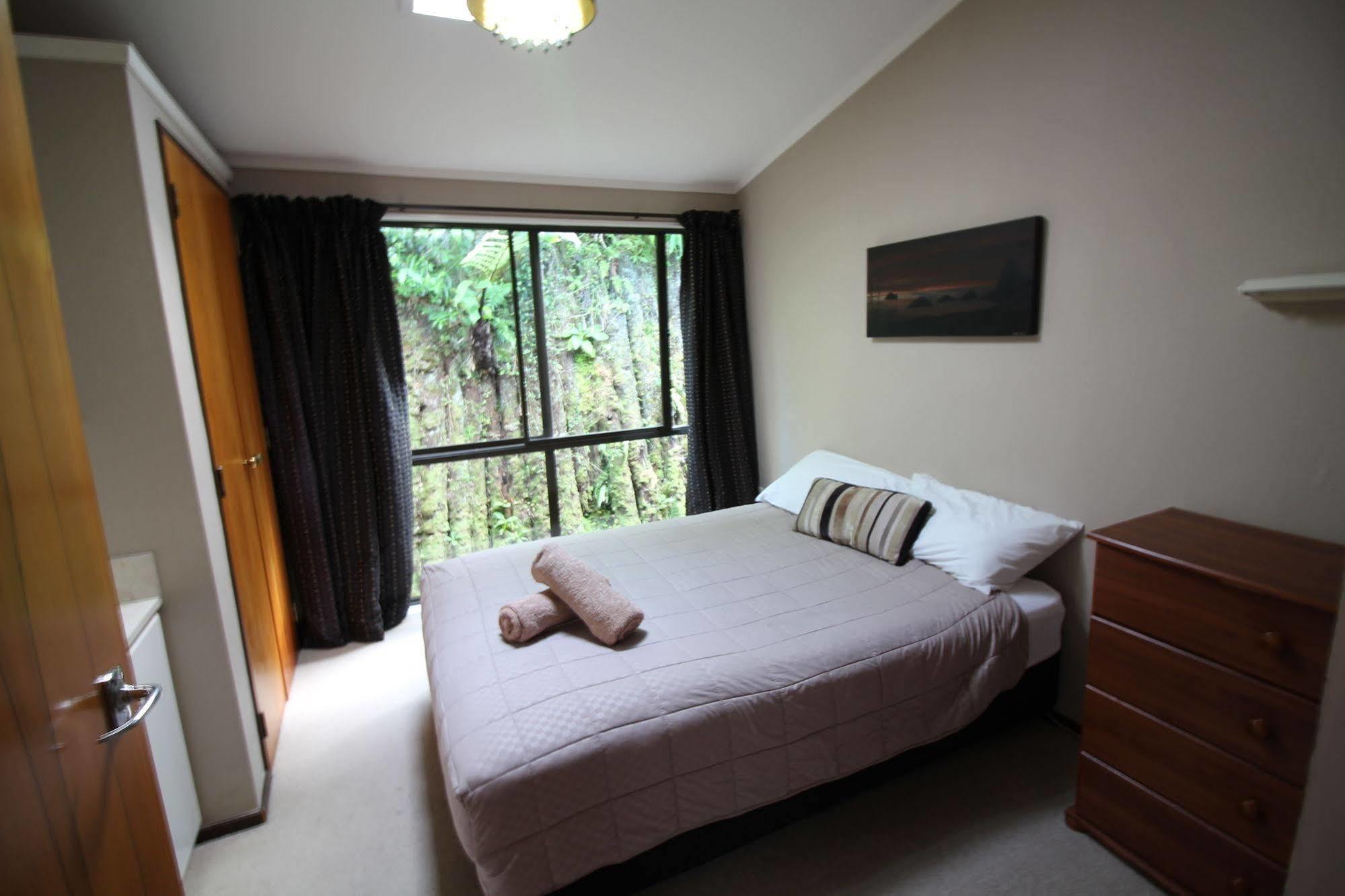Yha Sunflower Lodge New Plymouth Exterior foto