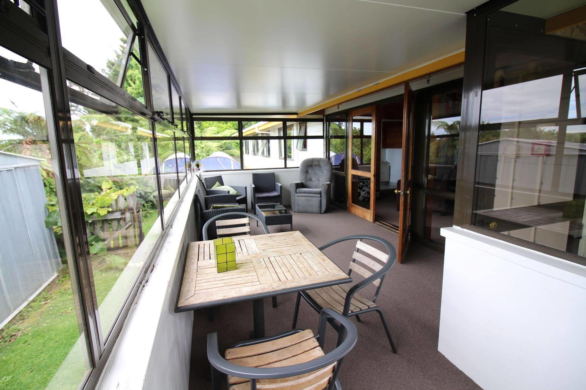Yha Sunflower Lodge New Plymouth Exterior foto